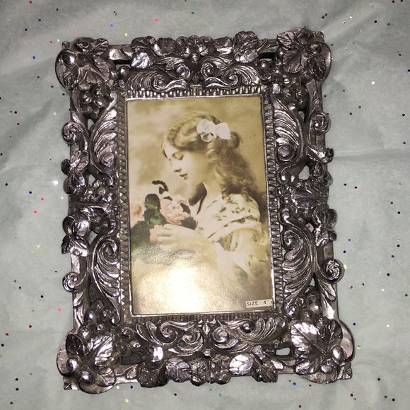 Other - Vintage-look silver-look  3 1/2” X 5 1/2” frame